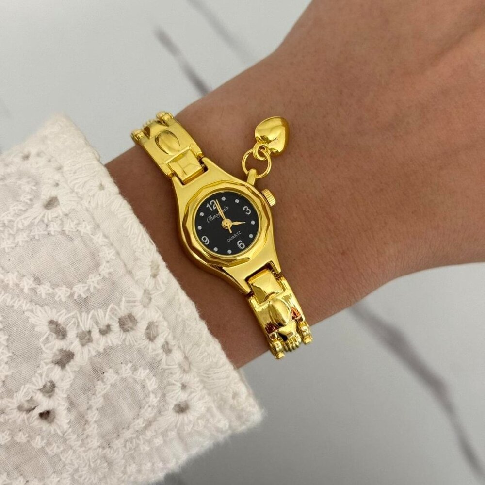 SKU0033Retro Gold Black dial Women casual Fashion Watch Stainless steel+gift bag